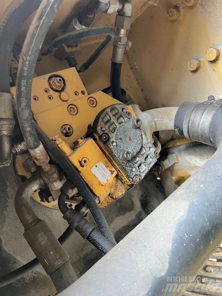 CAT 211B Raupenbagger