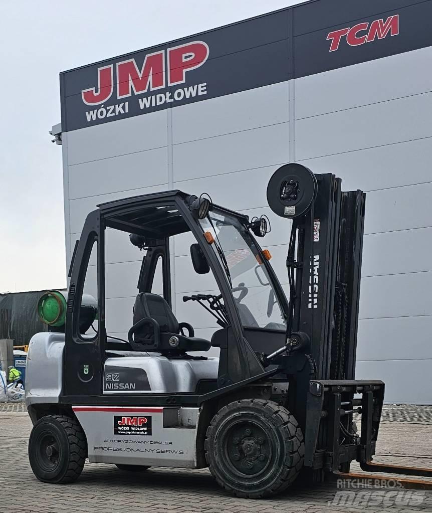 Nissan UG1D2A32LQ Gasstapler