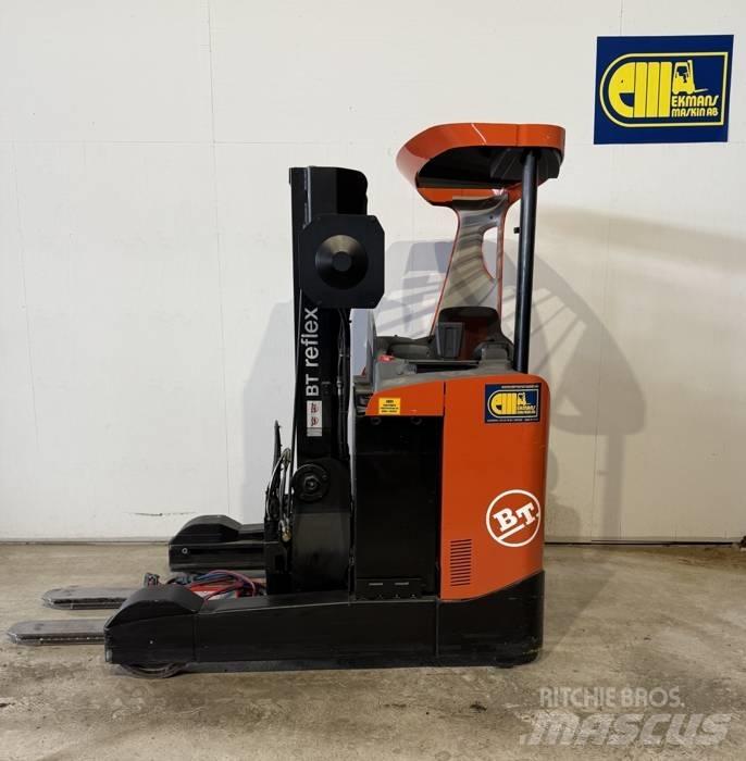 BT Truck RRE200 Schubmaststapler