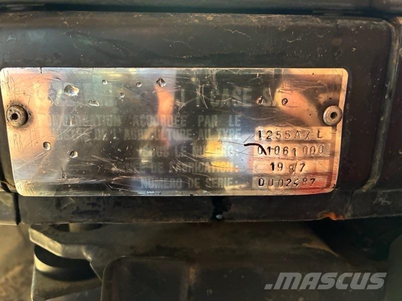 Case IH 1255 Traktoren