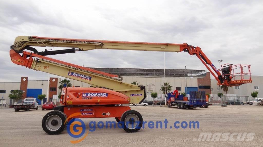 JLG 1250AJP Gelenkteleskoparbeitsbühnen