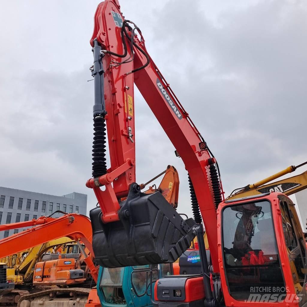 Doosan DH 150 Raupenbagger