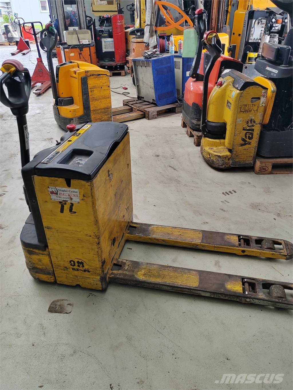 OM TL 18 Deichselstapler