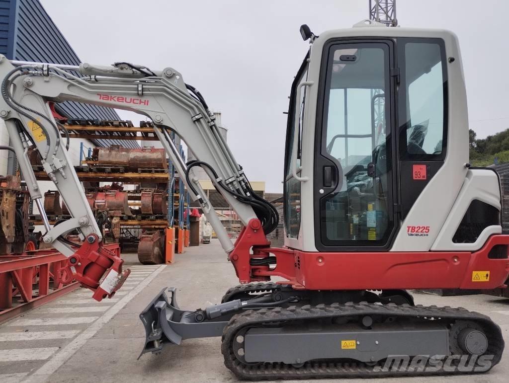 Takeuchi TB 225 Minibagger < 7t