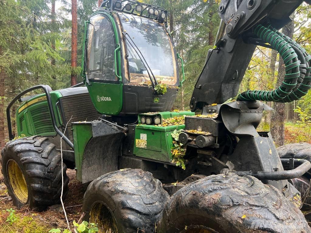 John Deere 1170 E Harvester