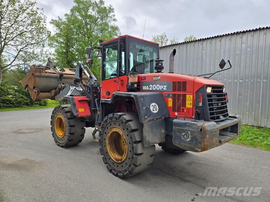 Komatsu WA200PZ-6 Radlader