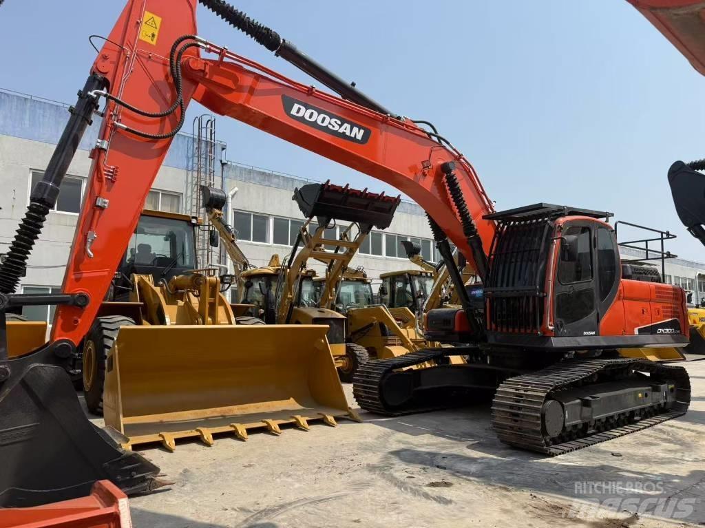 Doosan DX 300 LC Raupenbagger