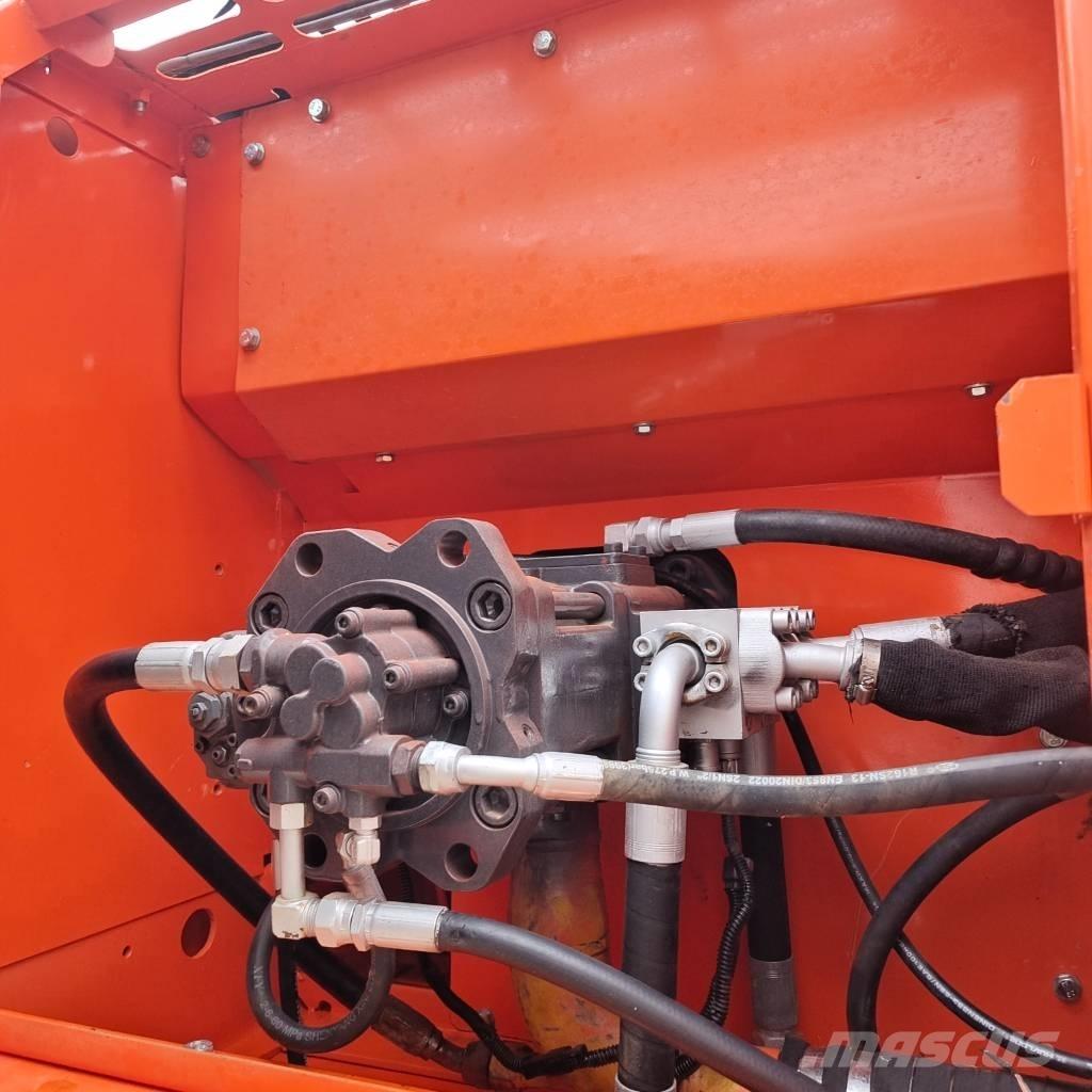 Doosan DX 225 LC Raupenbagger