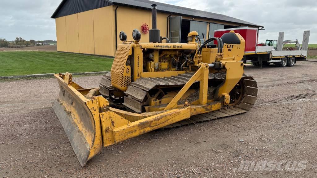 CAT D 2 Bulldozer