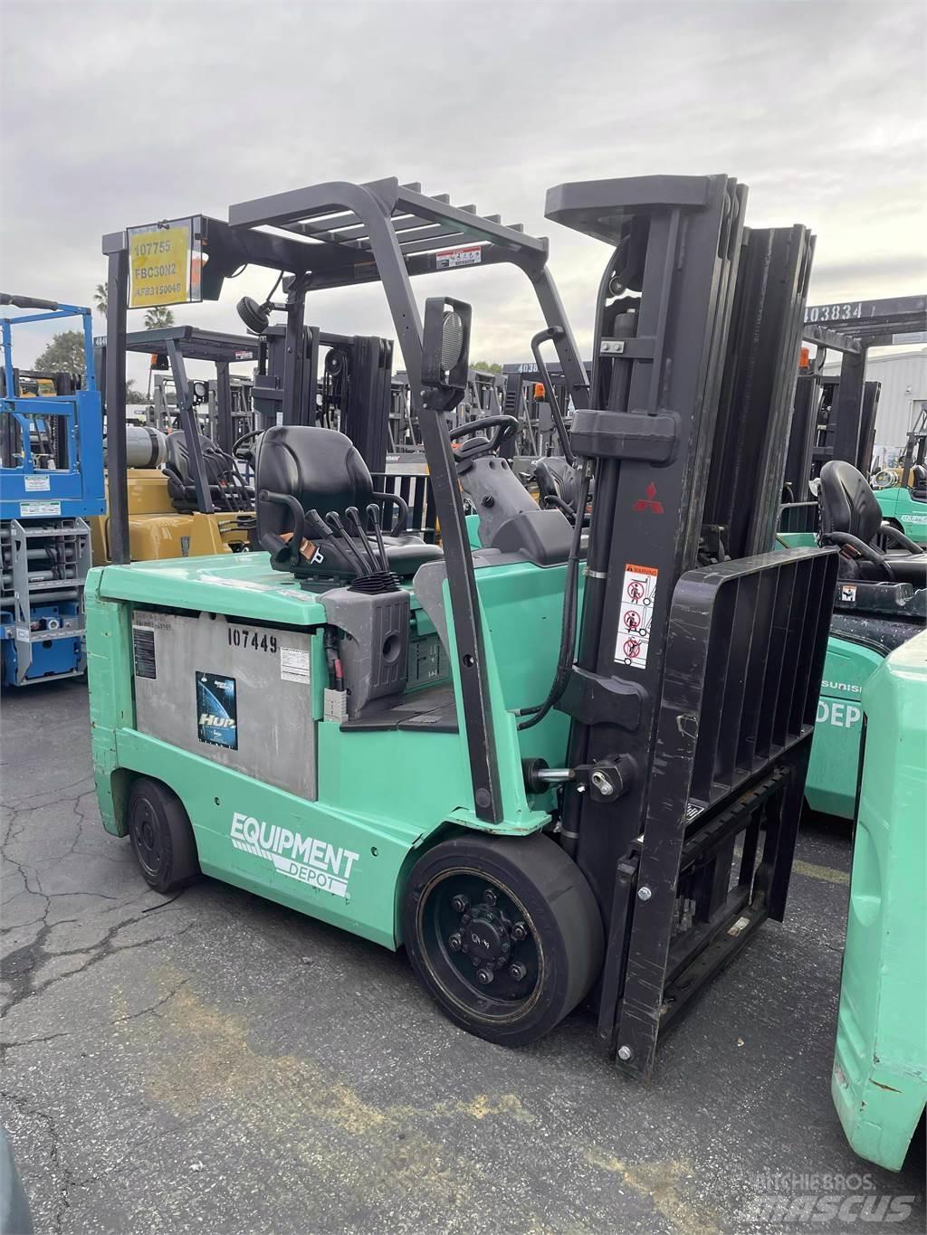Mitsubishi FBC30N Elektrostapler