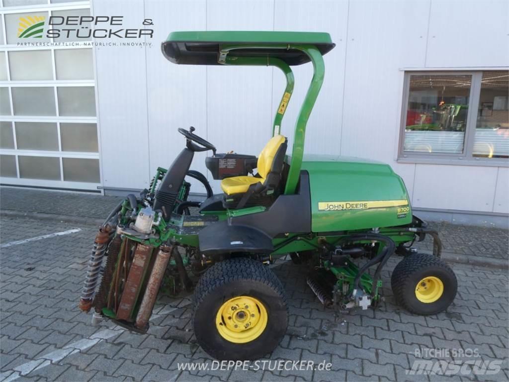 John Deere 8700 Mäher