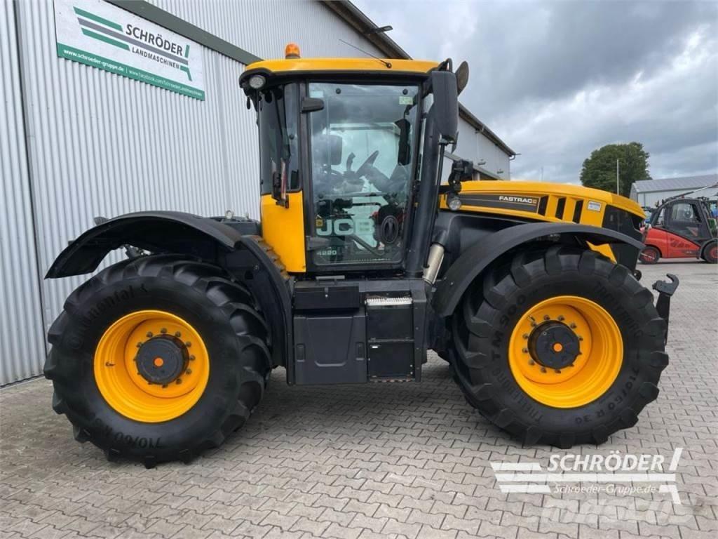 JCB FASTRAC 4220 Traktoren