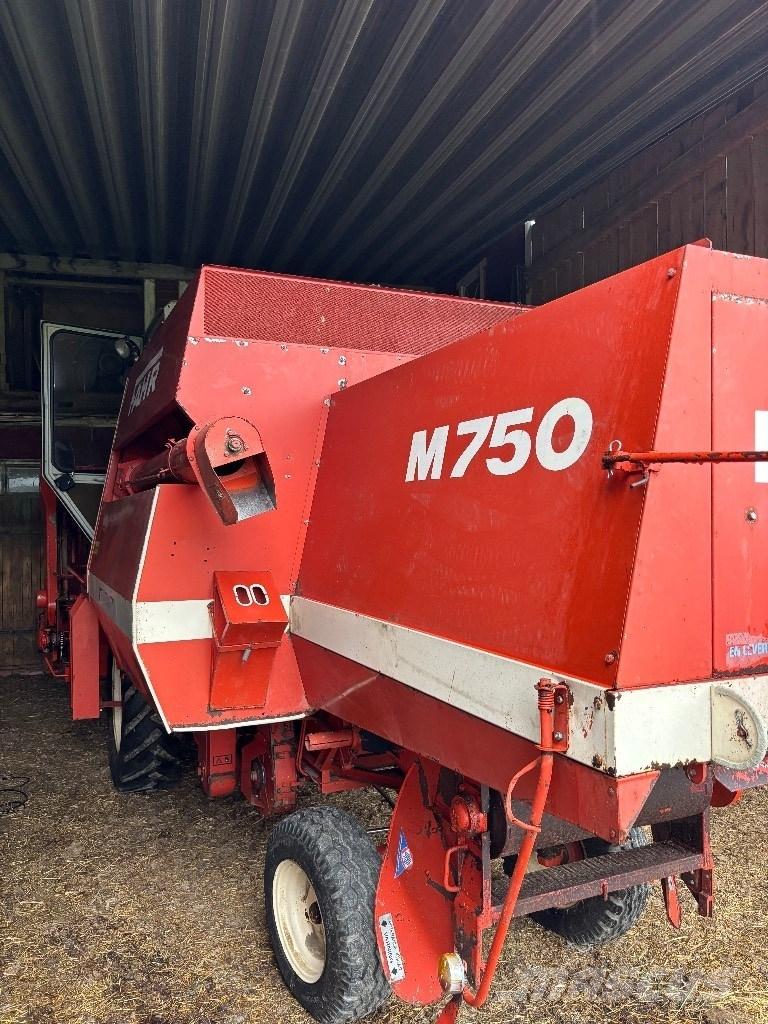 Deutz M750 Mähdrescher