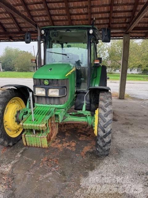 John Deere 5820 Traktoren
