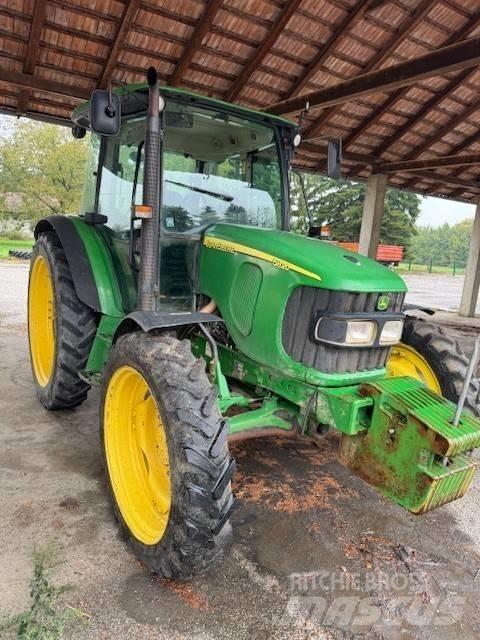 John Deere 5820 Traktoren