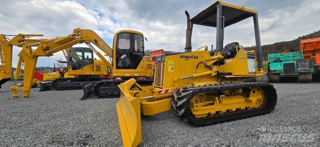 Komatsu D 21 P-8 Bulldozer