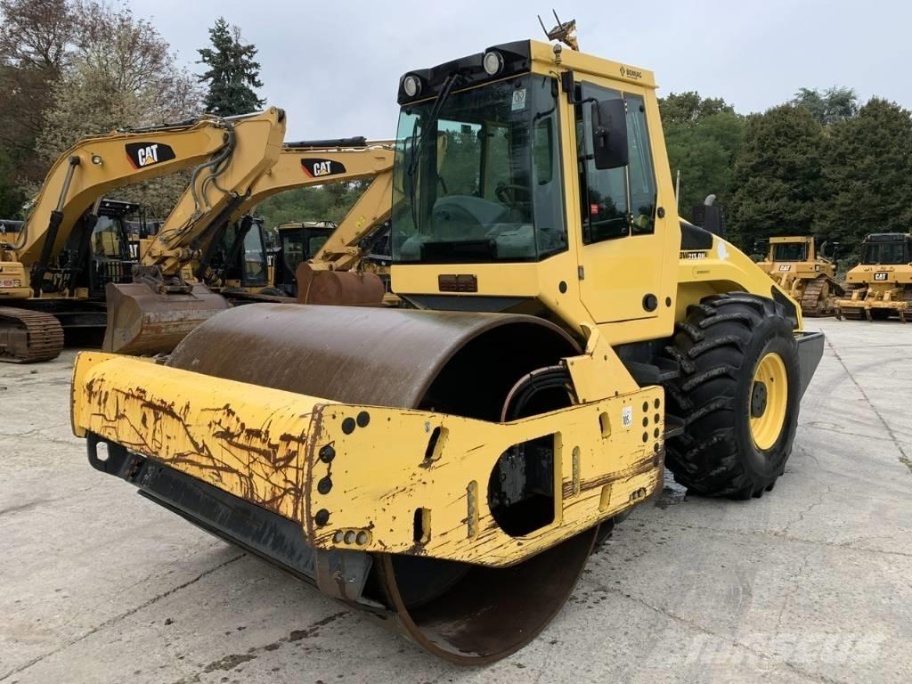 Bomag BW 213 D H-4 i Erdbauwalzen