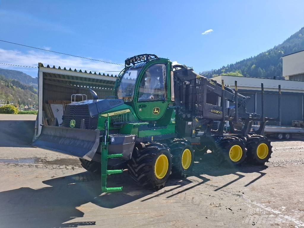 John Deere 910G Forwarder