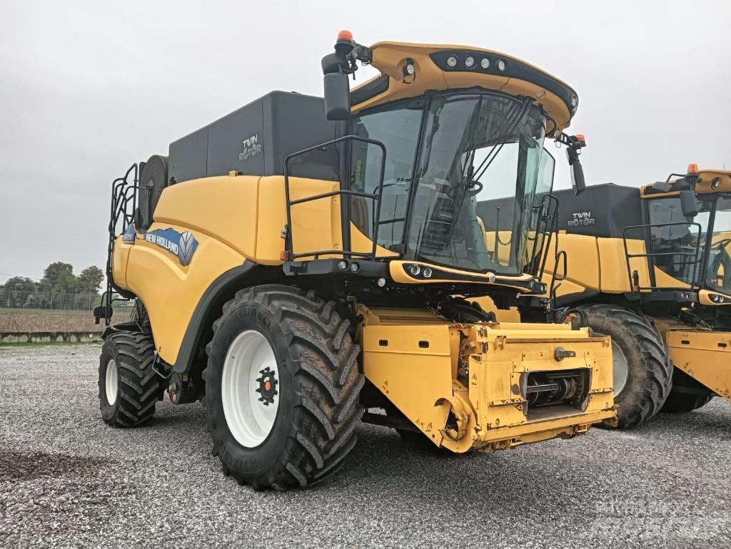 New Holland CR 7.90 Mähdrescher
