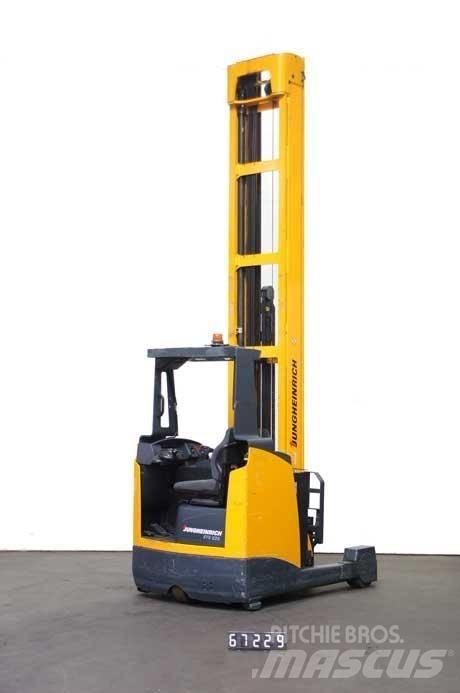 Jungheinrich ETV 325 Schubmaststapler