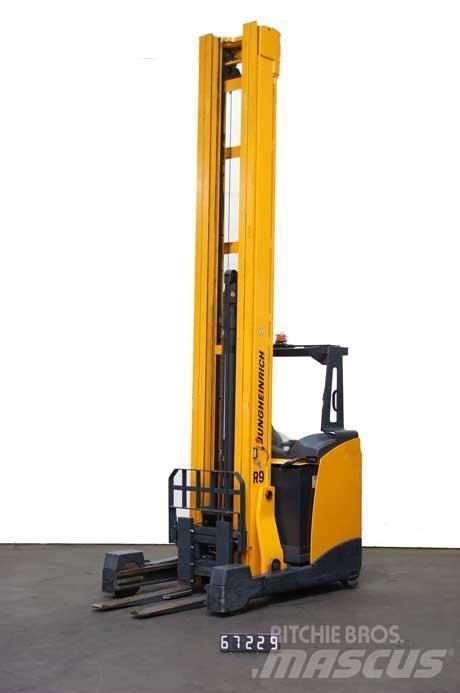Jungheinrich ETV 325 Schubmaststapler