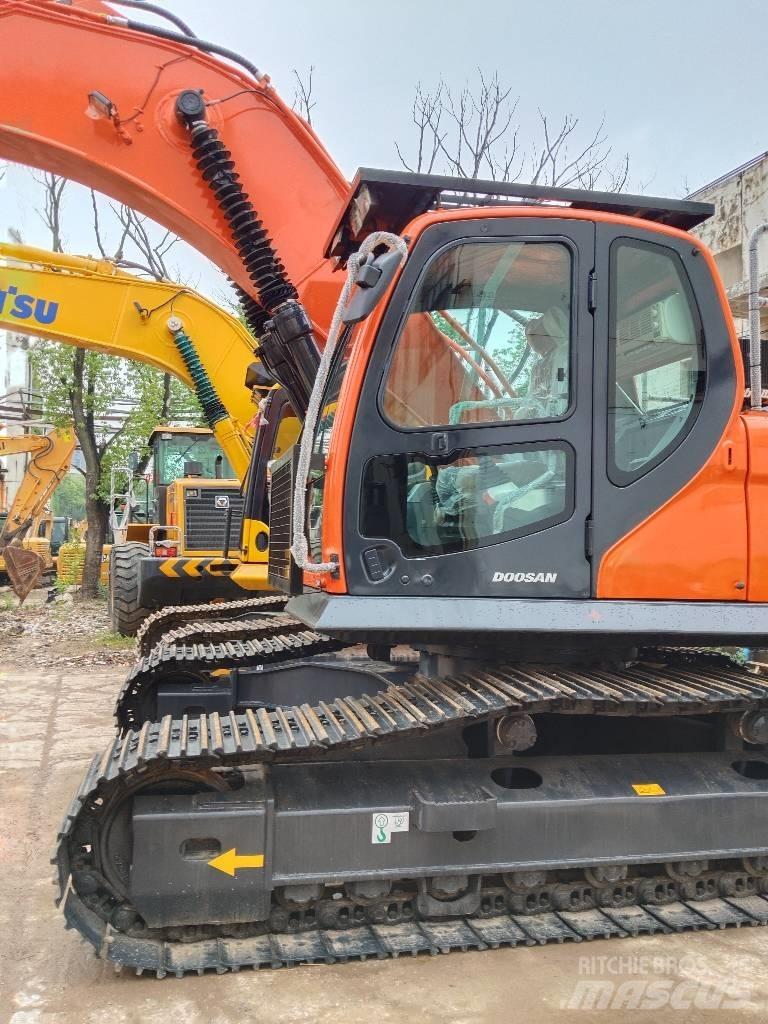 Doosan DX300 Raupenbagger