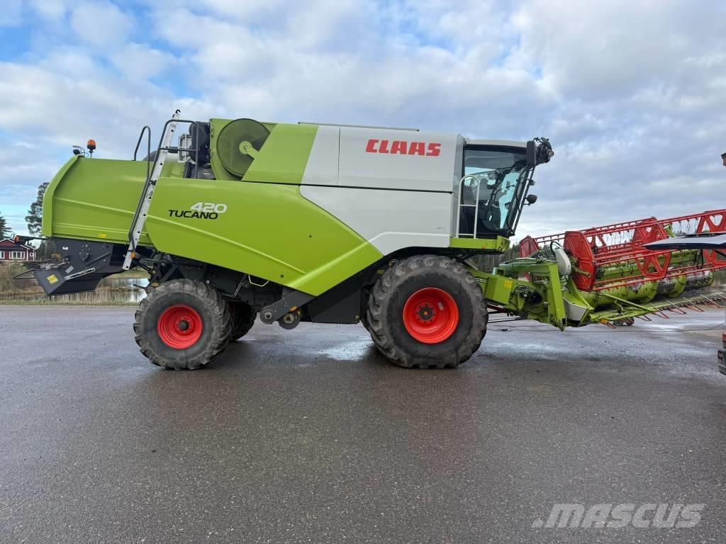 CLAAS Tucano 420 Mähdrescher