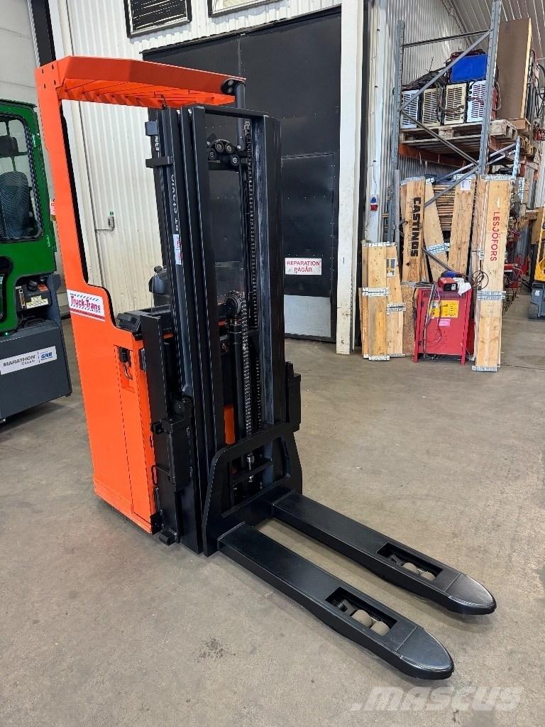Toyota SSE135L Selbstfahrstapler