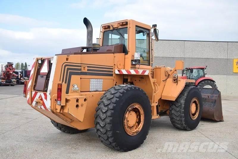 CASE 821B Radlader