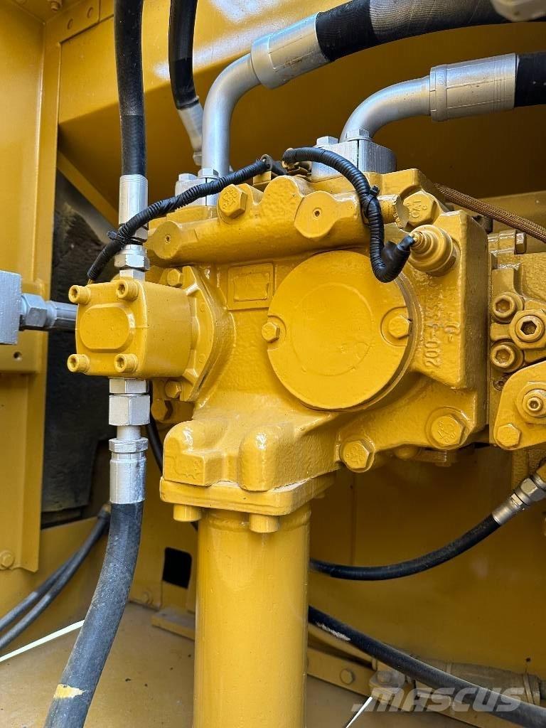 CAT 330D Raupenbagger