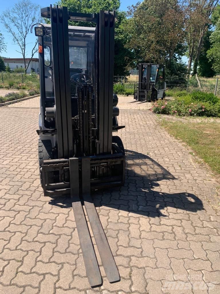 Nissan Y1D2A25Q Dieselstapler