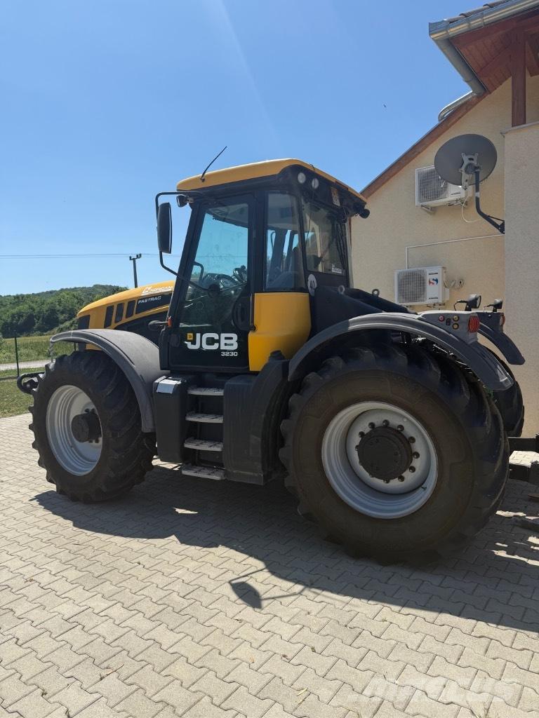 JCB JCB Fastrack3230 Traktoren