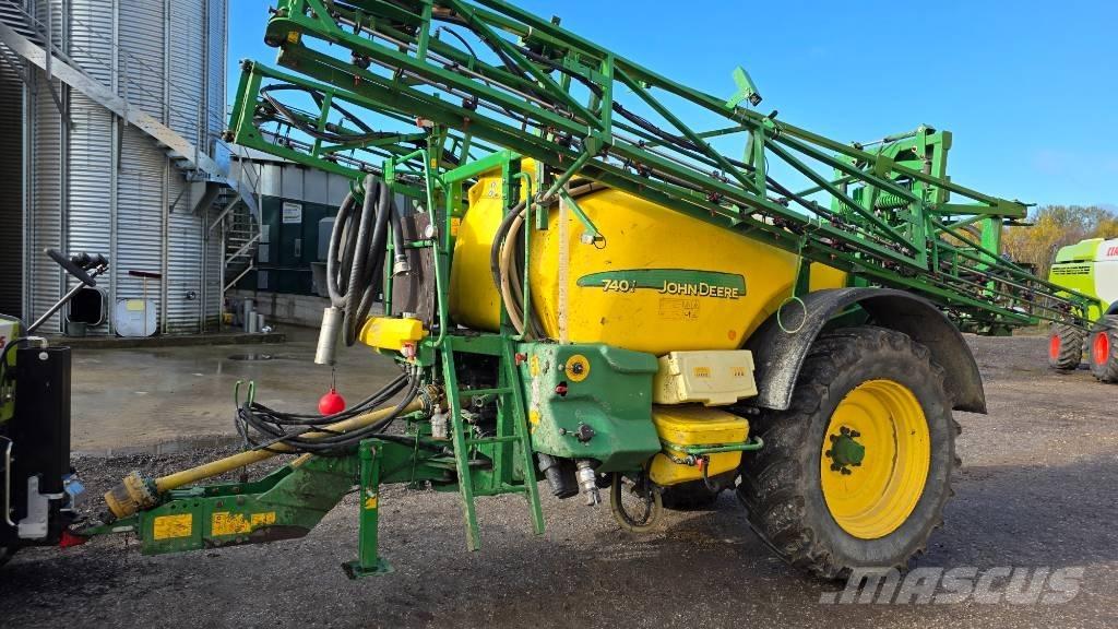John Deere 740 i Anhängespritzen