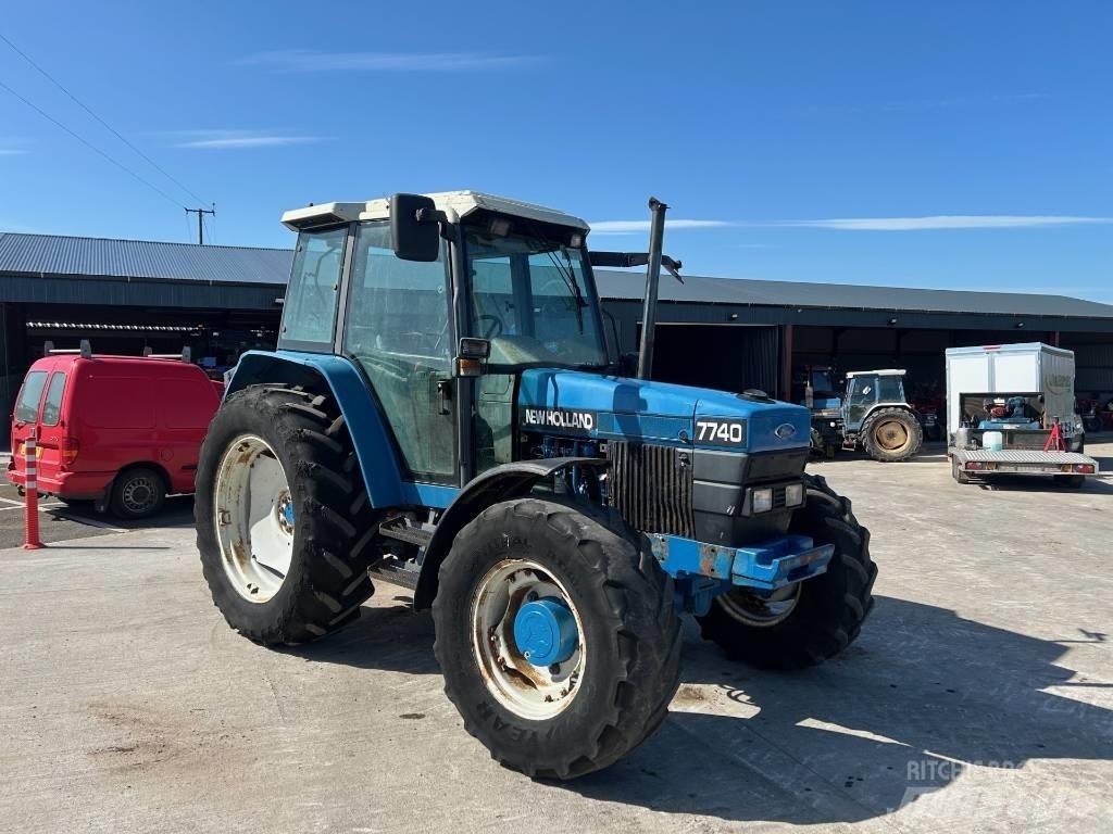 New Holland 7740 Traktoren