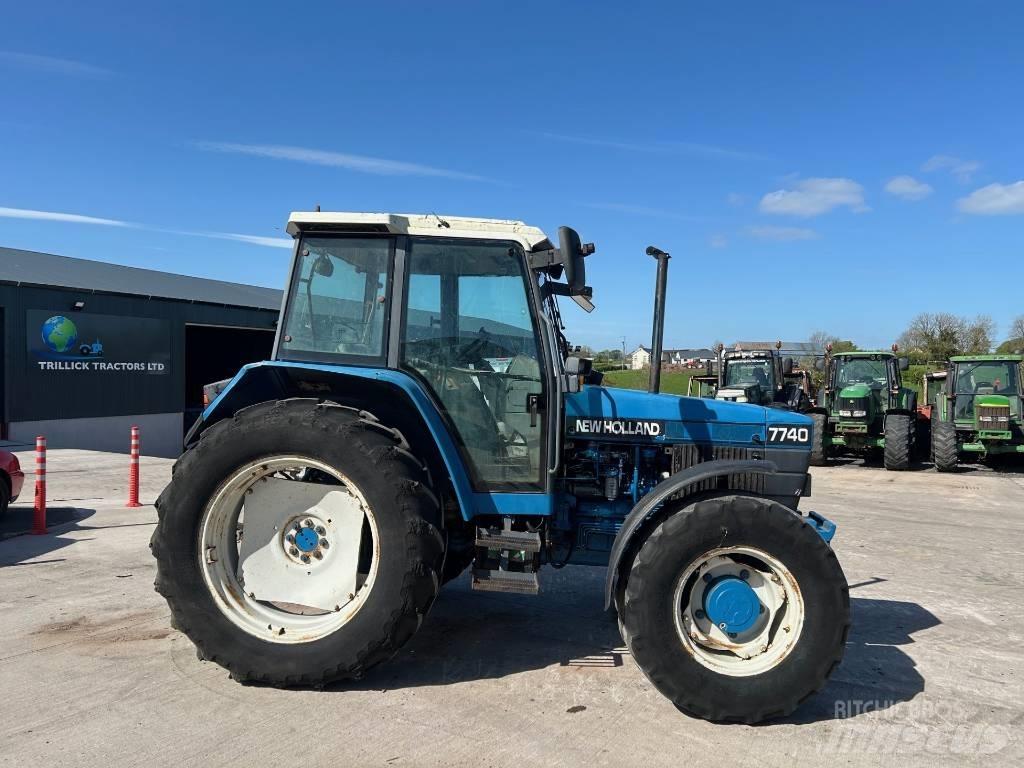 New Holland 7740 Traktoren