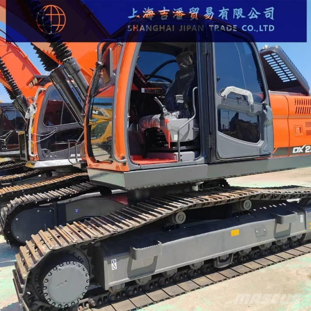 Doosan DX 225 Raupenbagger