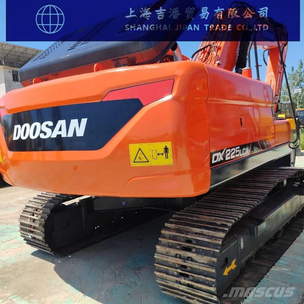 Doosan DX 225 Raupenbagger