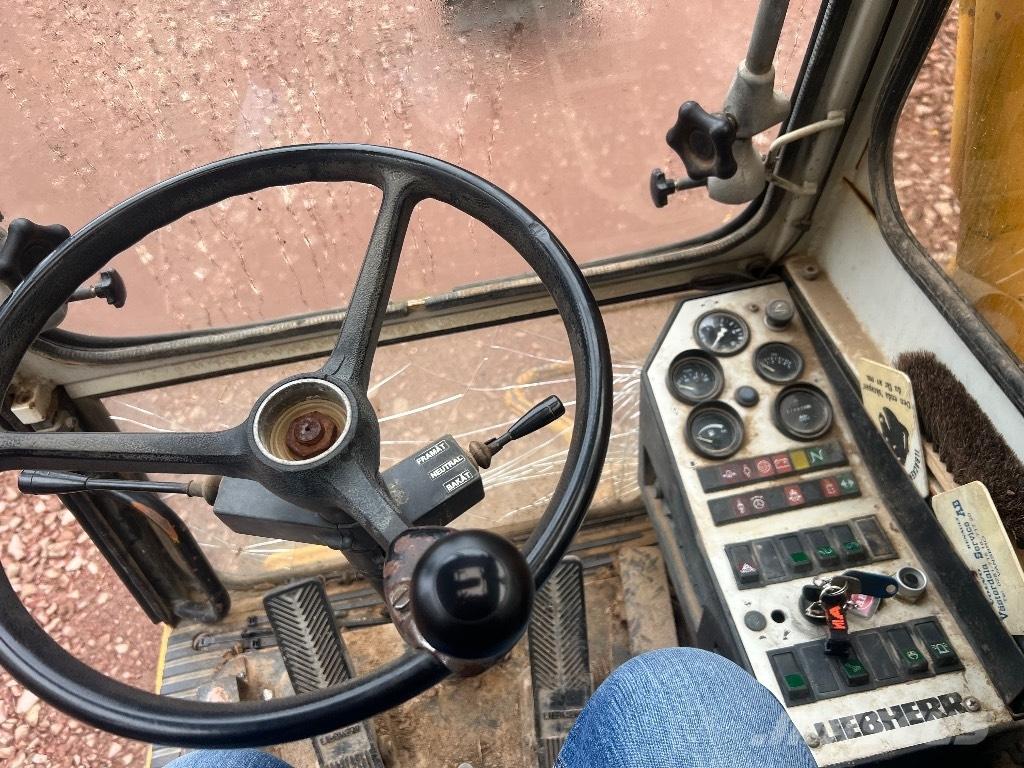 Liebherr 902 Mobilbagger