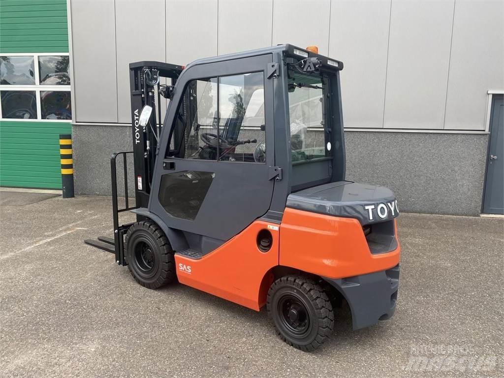 Toyota 52-8FDF25 Dieselstapler