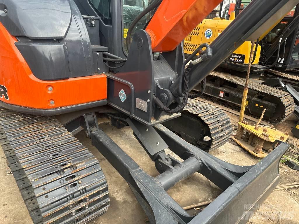 Hitachi ZX68USR-5A Minibagger < 7t