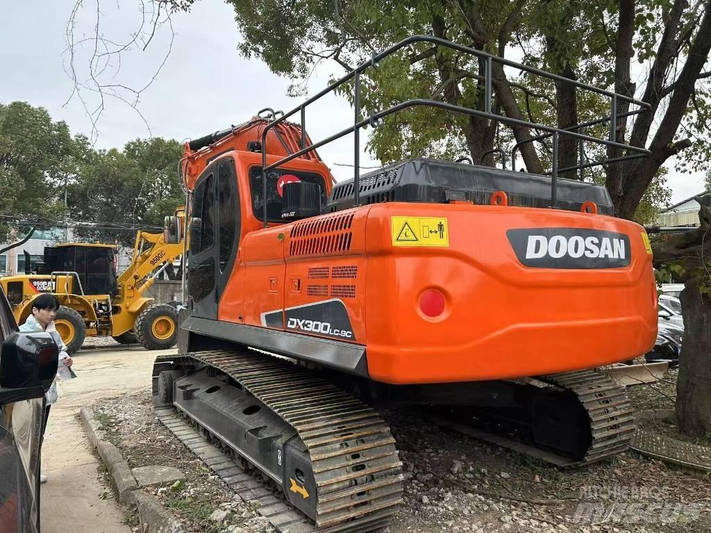 Doosan DX 300 LC Raupenbagger