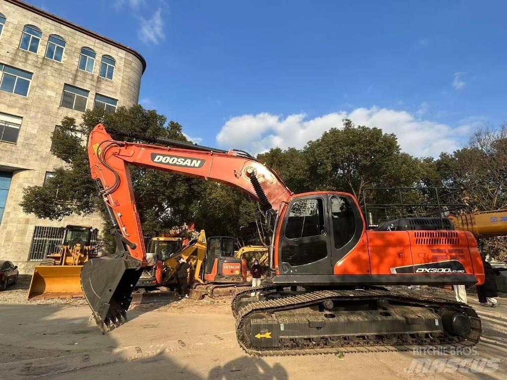 Doosan DX 300 LC Raupenbagger