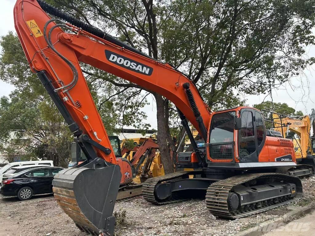 Doosan DX 300 LC Raupenbagger