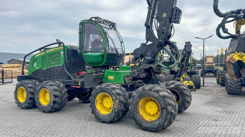 John Deere 1270 G Harvester