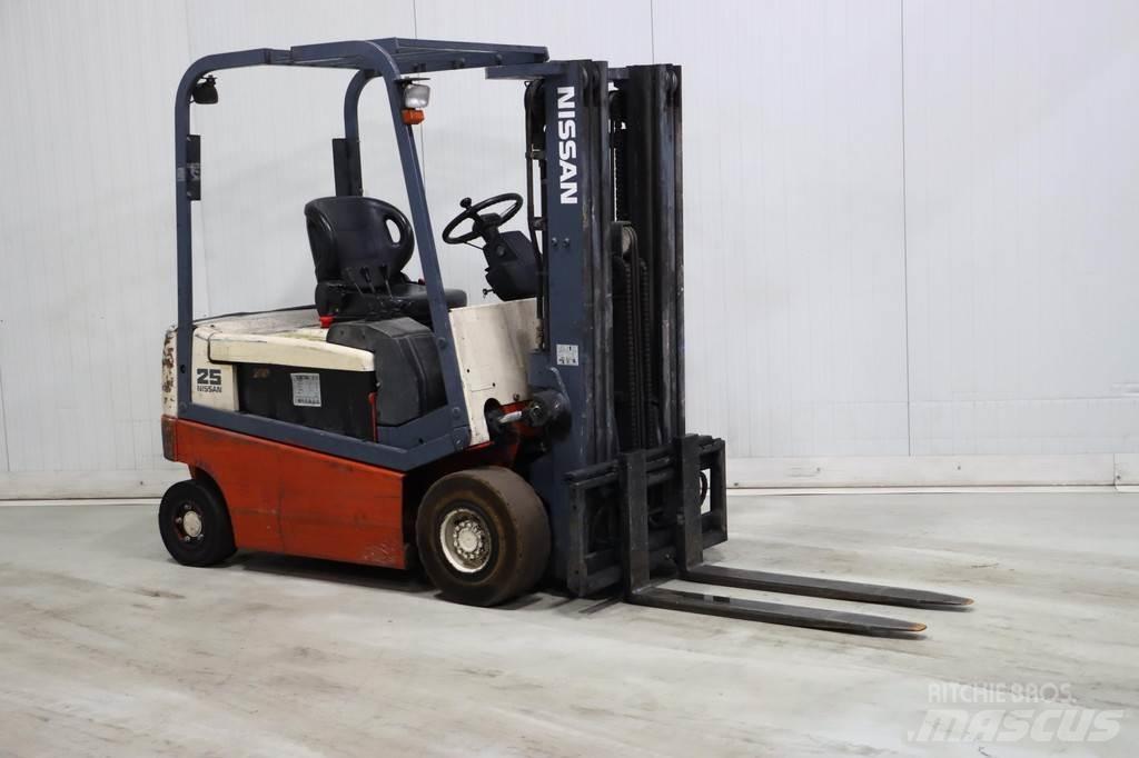 Nissan Q02L25CU Elektrostapler