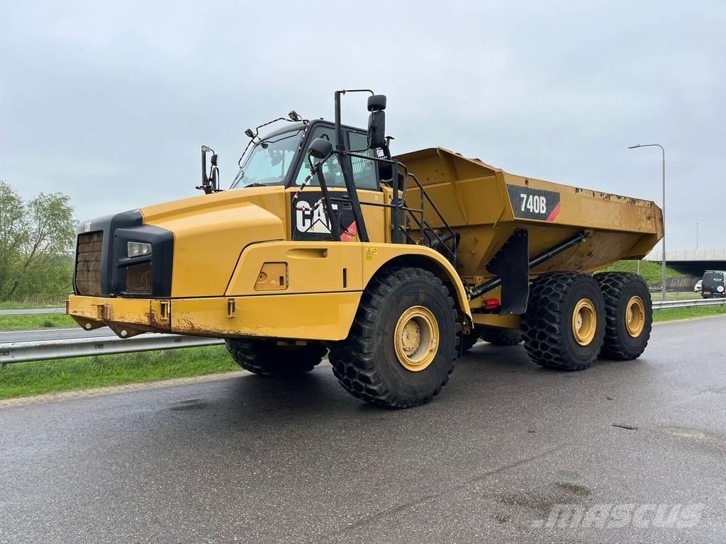 CAT 740B Dumper - Knickgelenk