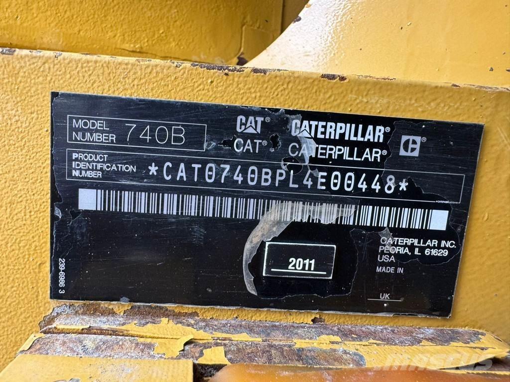 CAT 740B Dumper - Knickgelenk