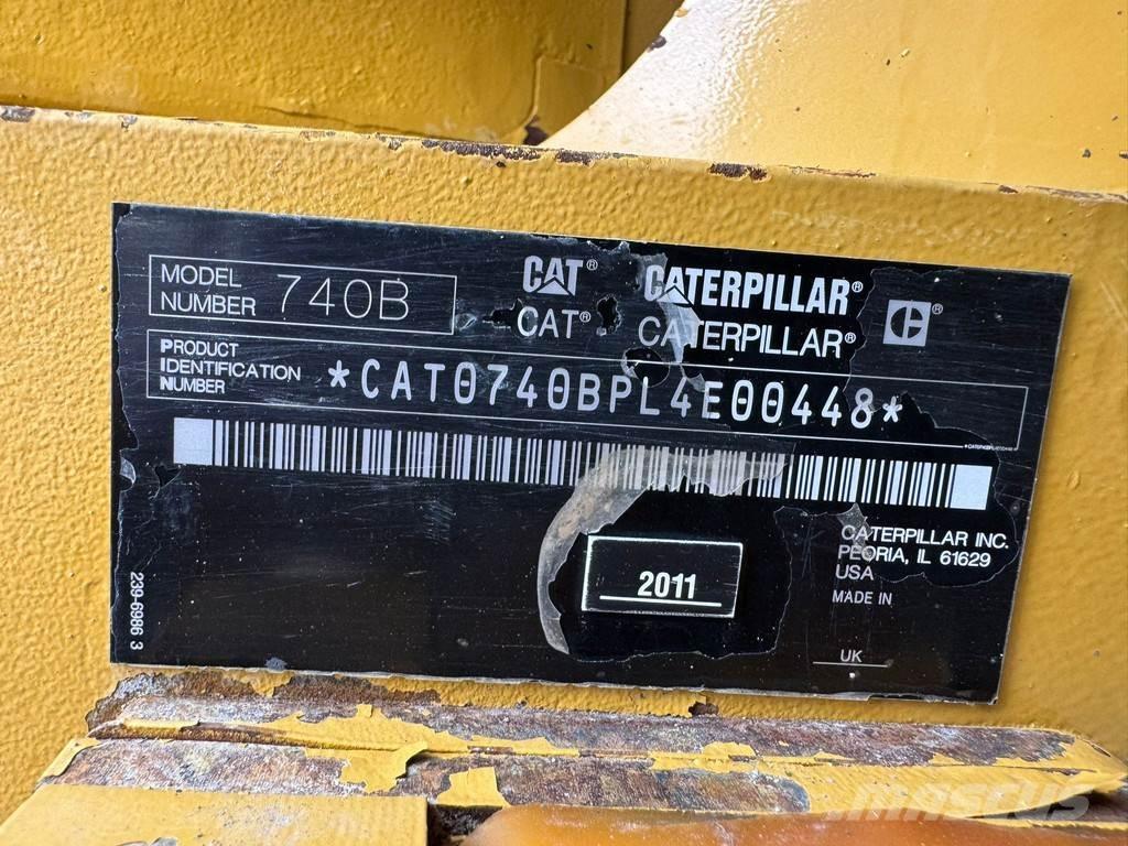 CAT 740B Dumper - Knickgelenk