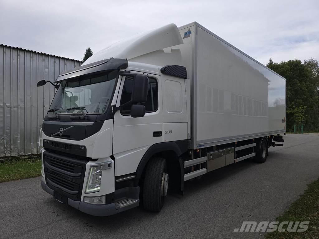 Volvo FM330 4X2 Kofferaufbau
