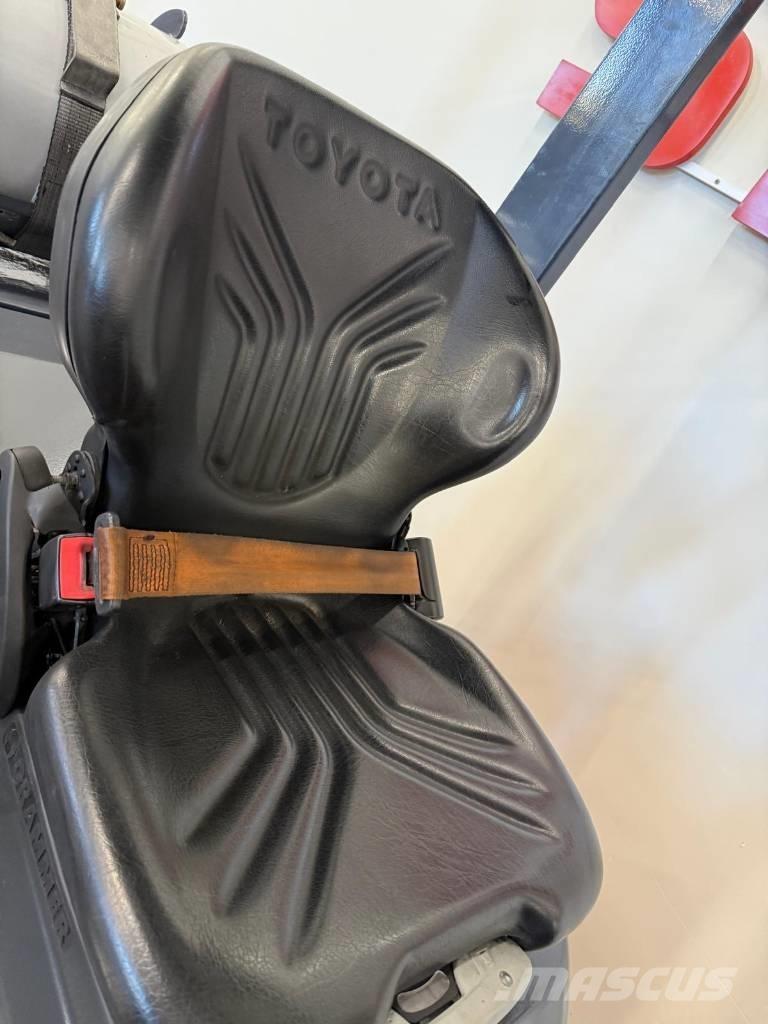 Toyota 11051 - 8FBE15T Elektrostapler